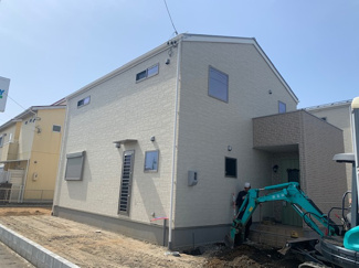 【外観】 | 岐阜市旦島　新築建売全2棟　お車並列3台可能！インナーバルコニー付き♪敷地面積71坪！ゆとりを現実に