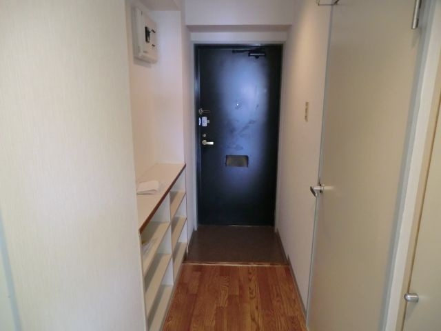 エルミ大森中央の玄関