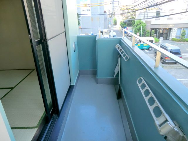 エルミ大森中央のバルコニー