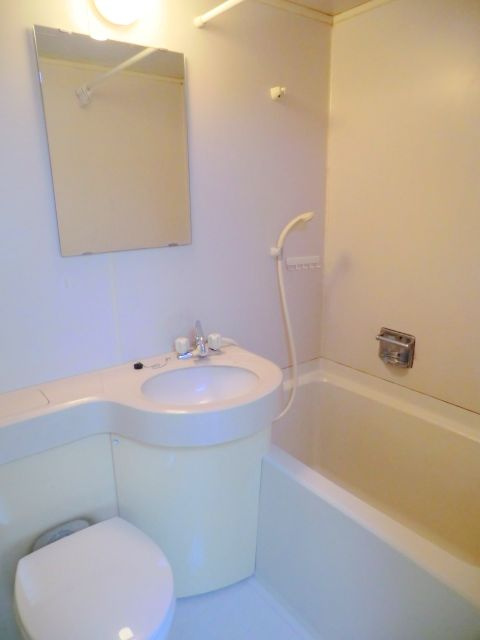 エルミ大森中央の浴室