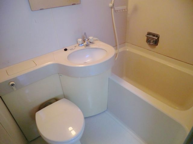 エルミ大森中央の浴室