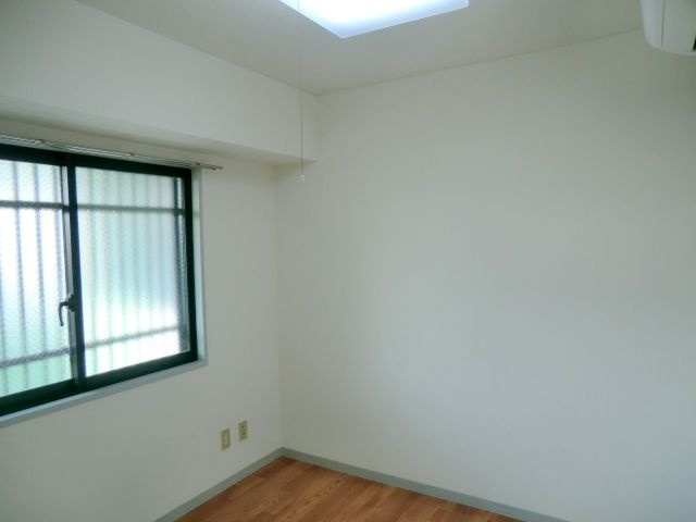 エルミ大森中央の居間・リビング