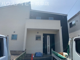 【外観】 | 岐阜市旦島　新築建売全2棟　お車並列3台可能！インナーバルコニー付き♪敷地面積71坪！ゆとりを現実に