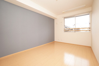 【洋室】 | あけぼの６番館やまさ　Ｂ | 広々とした洋室です