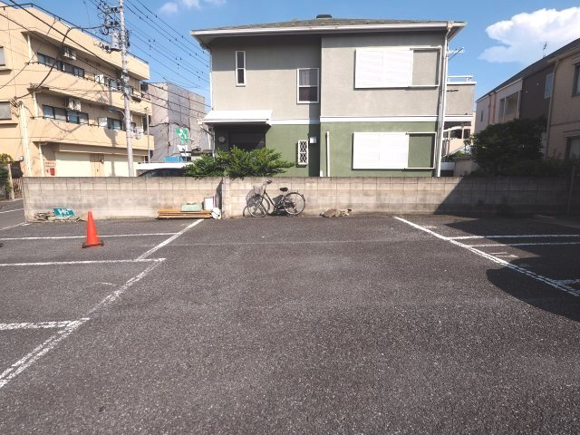 富田パーキングの外観