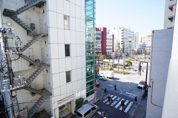 サンタモニカ亀戸の展望|バルコニーから亀戸駅北口のロータリーが望めます。