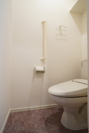 【トイレ】 | メゾン　ラフィネ | 多機能便座付きのトイレです