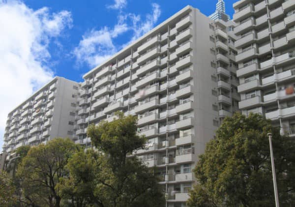 サンスクエア川崎3号棟（川崎区日進町）の外観|サンスクエア川崎3号棟　
各居室5帖以上確保！こだわりの新規内装リノベマンション
各居室にWIC完備、シューズインクローク、リビング収納
カウンター付キッチンに食洗機
モニター付オートロック完備