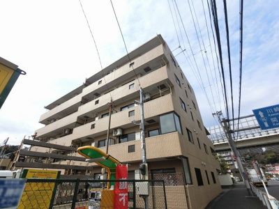 【外観】 | ヴェルデ磯子 | 総戸数２２戸、平成８年３月築、管理人は巡回勤務につき管理体制良好です♪