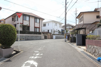 【前面道路含む現地写真】