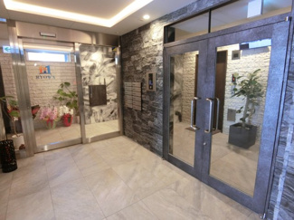 【エントランス】 | Ryowa　Residence