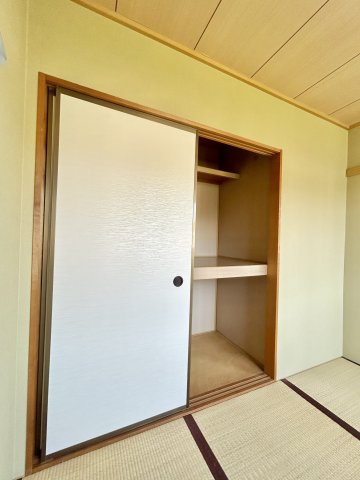 エル内原の収納