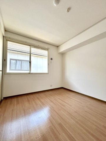 エル内原の洋室