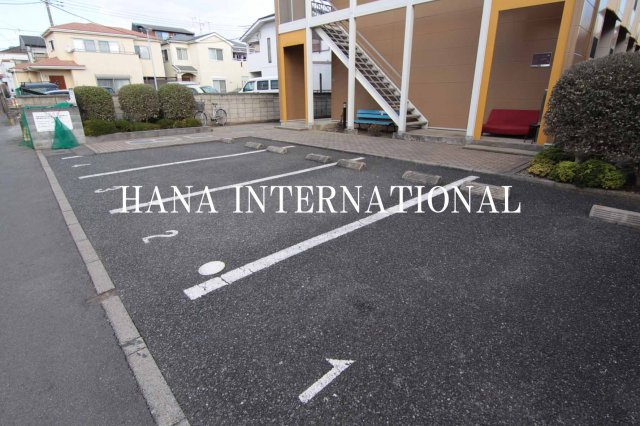 レオパレス西習志野の駐車場