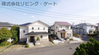 【展望】 | 整った街並みのニュータウン内　閑静な住宅地です。