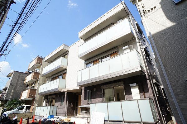 ヴェスタ西大島の外観|南向き！全室角部屋♪