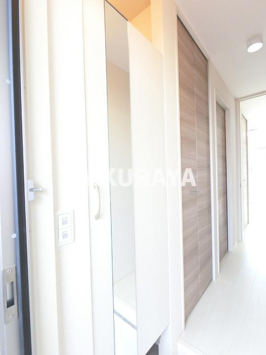 マロニエジャルダン Ａの玄関