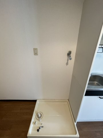 ユーパレス天満の玄関|室内洗濯機置き場です