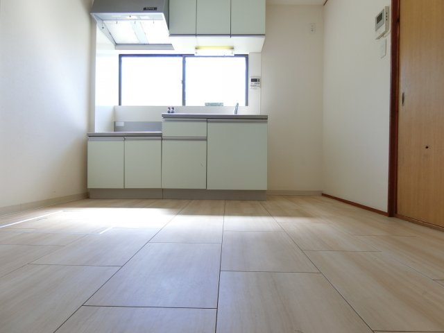 丈六貸家の居間・リビング