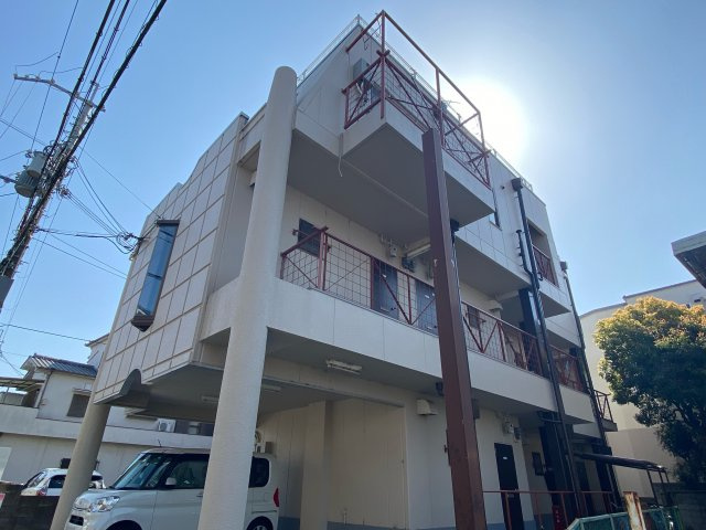 ハイツブルームの外観