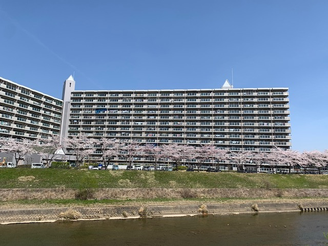 トーカンマンション新三田Ｃ棟の外観