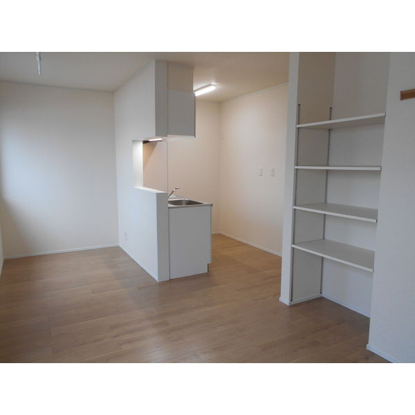 メゾン・ルーセス(MAISON・LUCESS) の居間・リビング