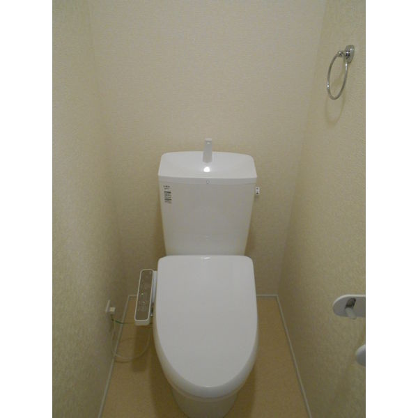 メゾン・ルーセス(MAISON・LUCESS) のトイレ