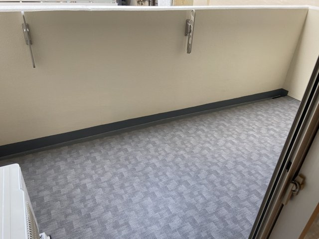 セレニテ堺筋本町プリエのバルコニー