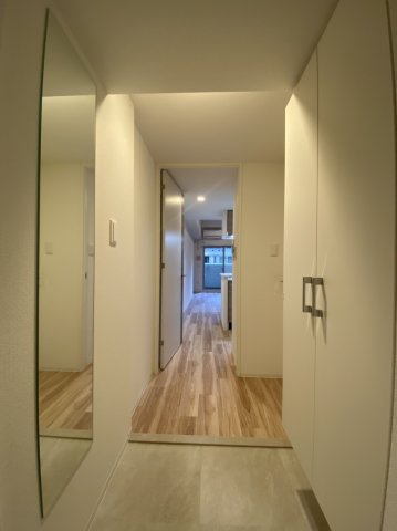 セレニテ堺筋本町プリエの玄関