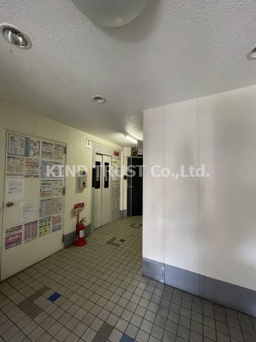 エストゥーディオ・コーモドのロビー|清潔なロビーです