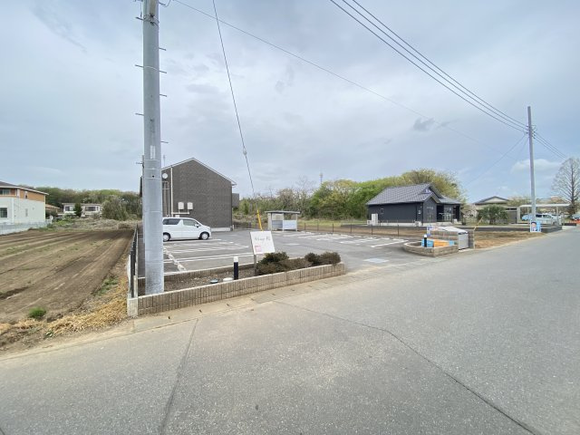 Wing 桜の駐車場
