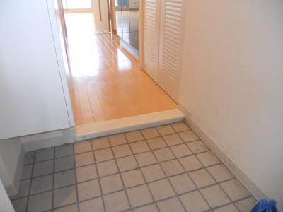 サンプランタンの玄関