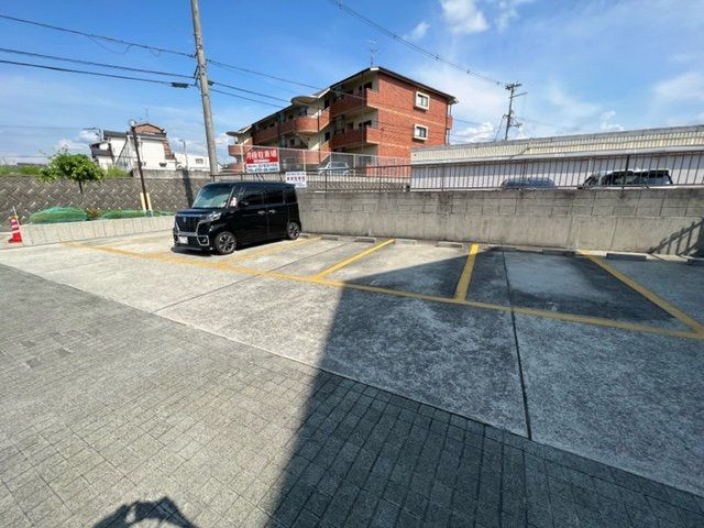 ステージパティオの駐車場