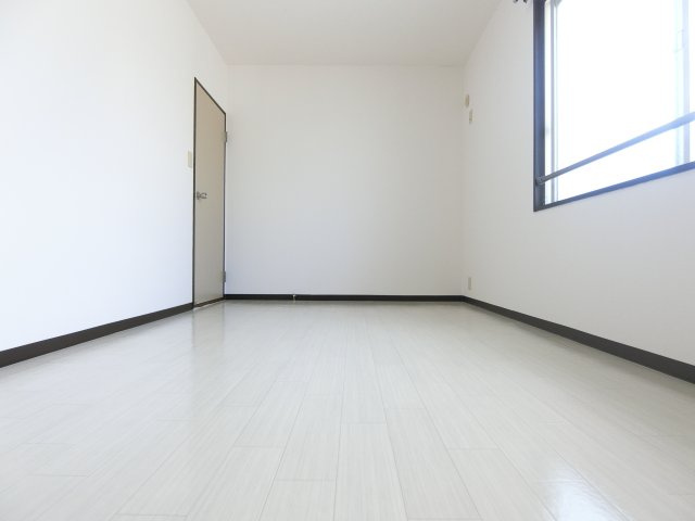 ステージパティオの洋室