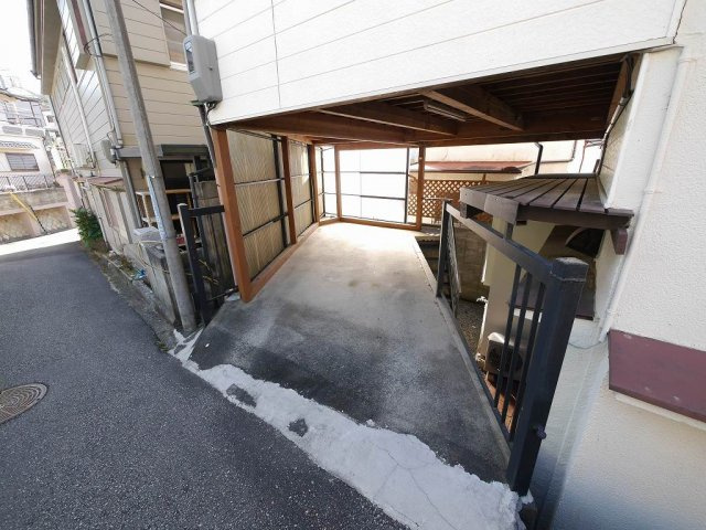 西大池2丁目戸建(15-11)の駐車場|駐車場完備です