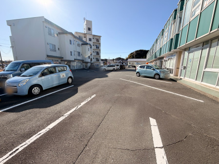 コサイグリーンビルAの駐車場