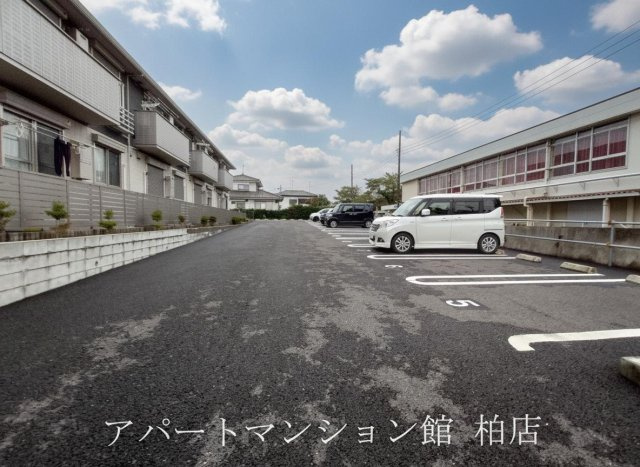 プリムヴェールの駐車場