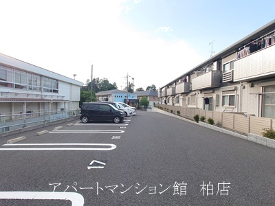 プリムヴェールの駐車場