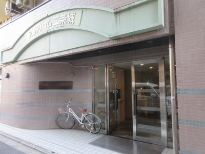 アルテハイム二条城のエントランス