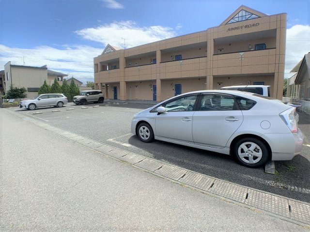 ＡＢＥＥＹ　ＲＯＡＤの駐車場