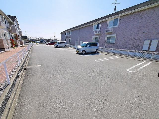 エトワールの駐車場|駐車場があります
