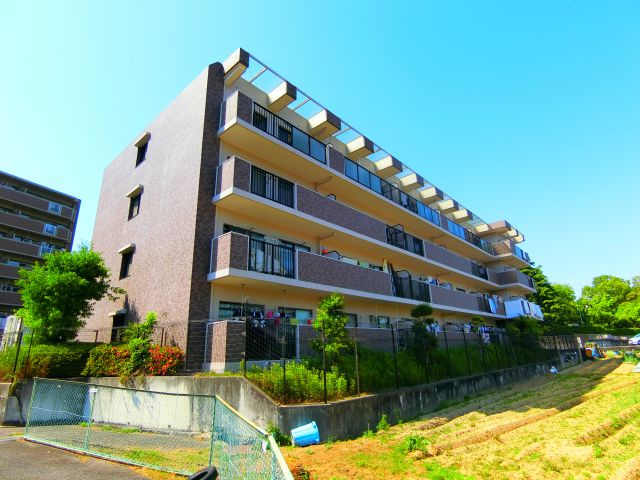 ボヌール錦織公園の外観