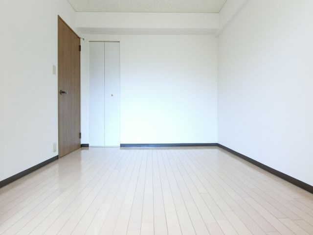 ボヌール錦織公園の寝室