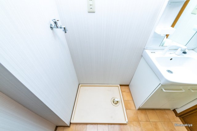 グランコスモ竹内の洗面所|室内洗濯機置き場