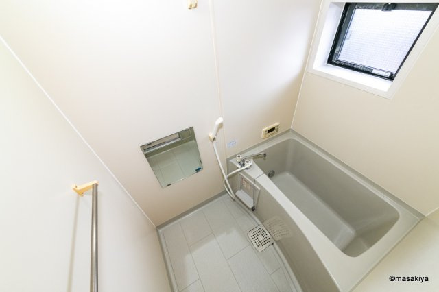 グランコスモ竹内の浴室|お風呂　追い焚き付きです。