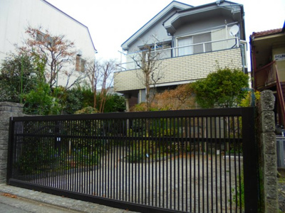 【外観】 | 昭島市東町１丁目　中古戸建 | あらゆる夢を叶える新たな未来へ一歩踏み出す…明日への勇気と活力を与えてくれるそんな邸がこちらです

