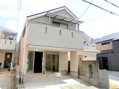【外観】 | 豊中市永楽荘2丁目　中古戸建て | 【現地写真】 シンプルで落ち着きのある建物は住むかたの個性でオリジナルなものになっていきます♪