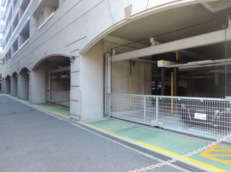 【駐車場】 | 機械式駐車場です。