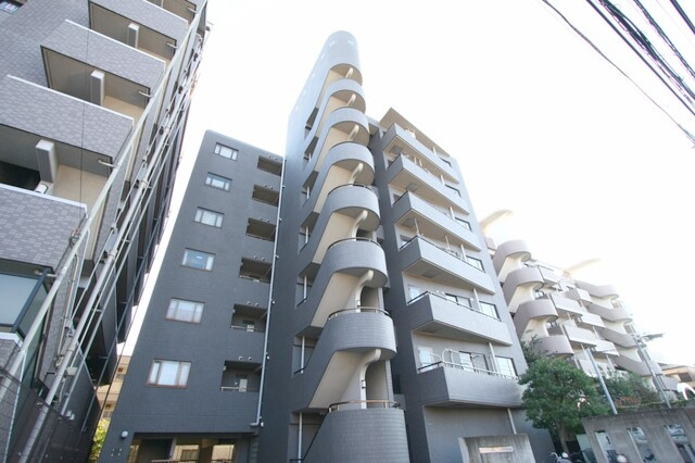 日吉オークハイム　（川崎市幸区矢上）の外観|外観です　日吉オークハイム　2LDK　平成築のリフォーム物件　ペット飼育可能　平成7年3月築　オートロック　JR横須賀線・湘南新宿ライン「新川崎」駅から徒歩16分