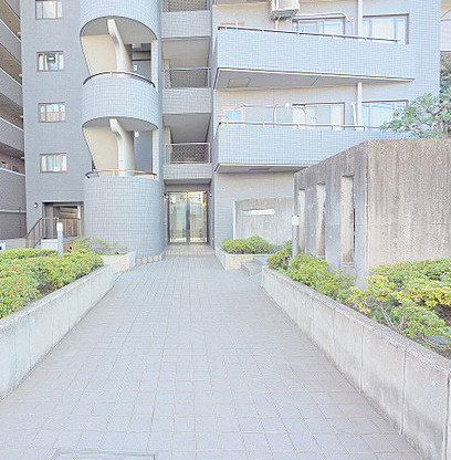 日吉オークハイム　（川崎市幸区矢上）のエントランス|毎日通るエントランスはこのようになっています